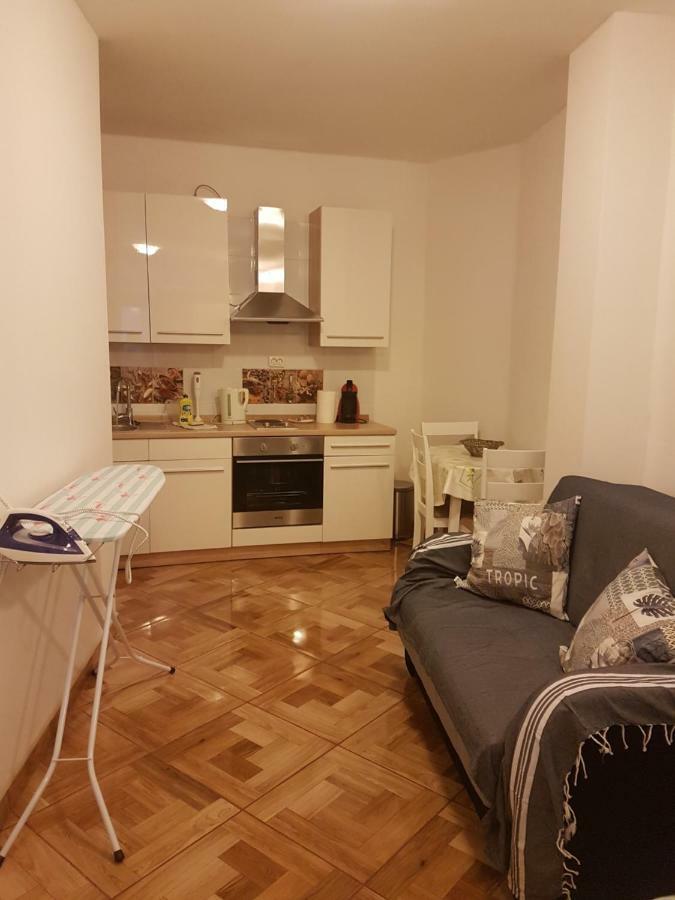 Studio Apartman Via Sibenik Exterior photo