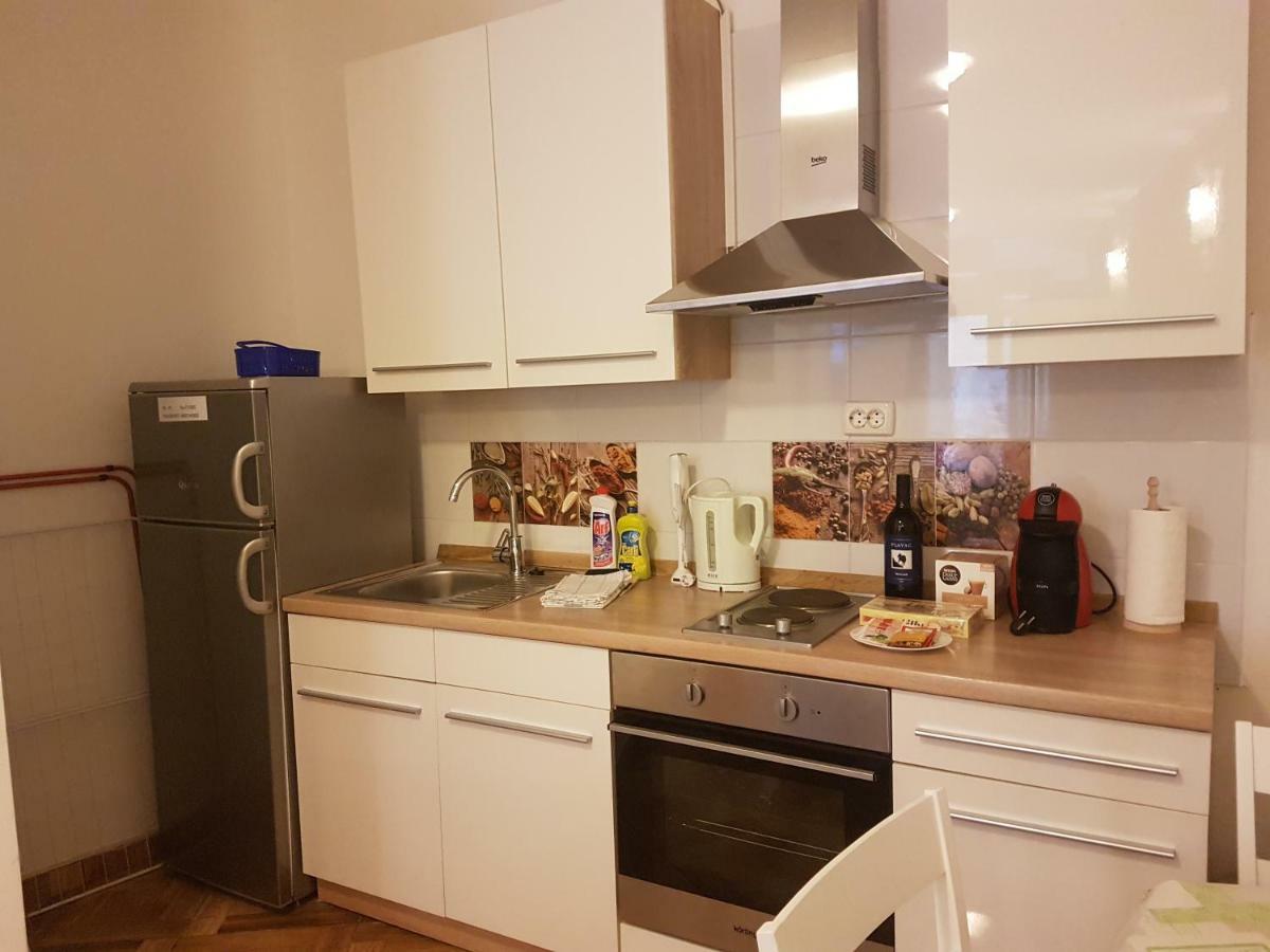 Studio Apartman Via Sibenik Exterior photo
